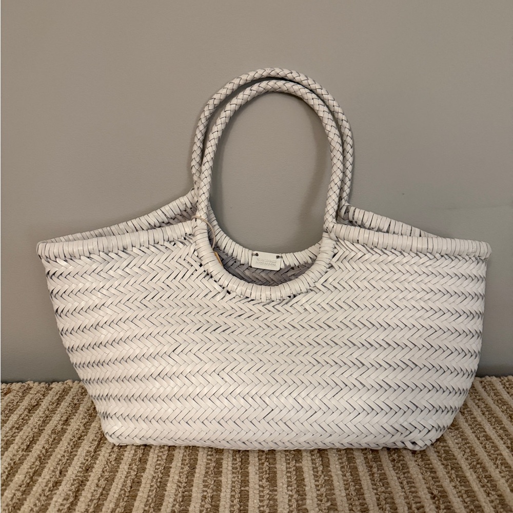 Dragon Diffusion Nantucket Leather Basket Bag - White